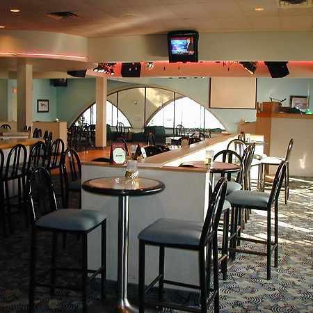Ramada Plaza Hotel Columbus Restaurant photo